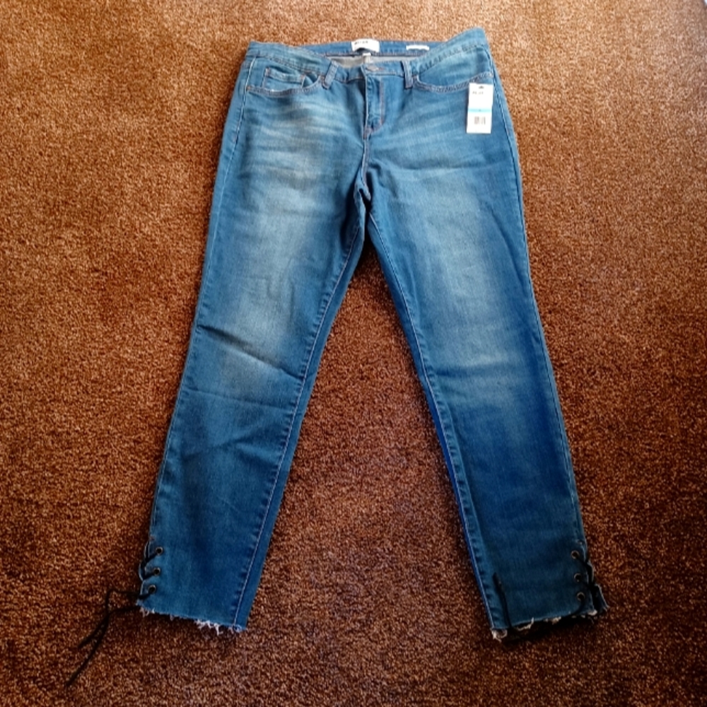 * Ankle LACED skinny jeans size 31